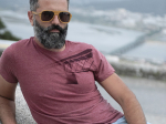 T-Shirt Vermelha " A Ponte"