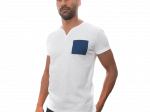 T-Shirt Branca de Algodão Puro com Bolso Azul